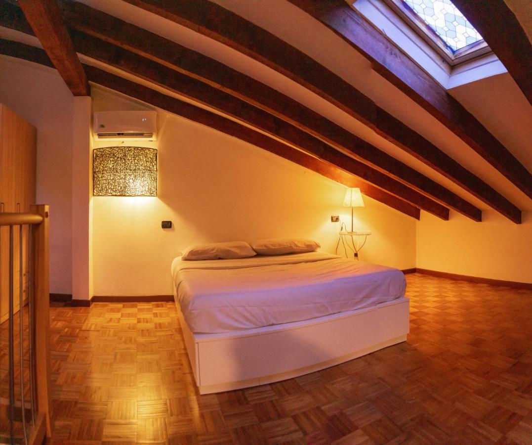 Apartamento La Casa Di Ale Lecco Exterior foto